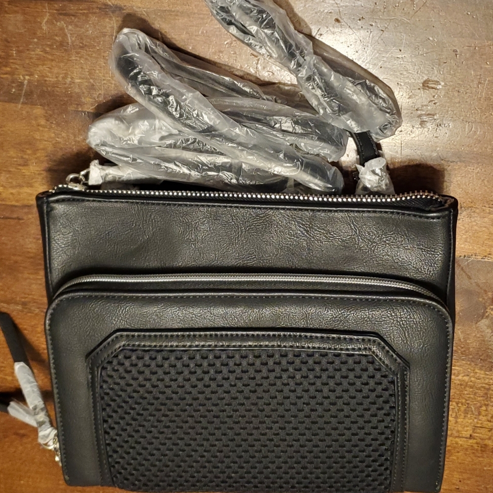 NWT -Steven by Steve Madden  Women’s Purse Crossbody  Black - Perlie. - Picture 9 of 10